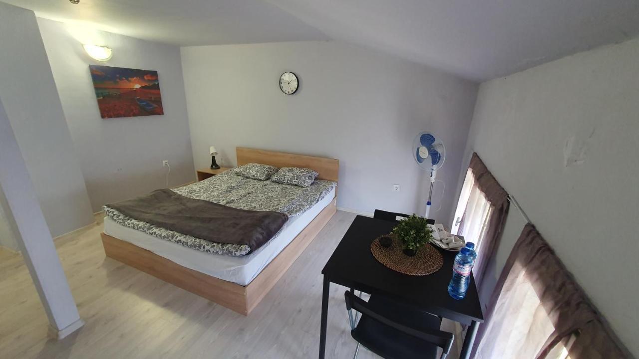 Стаи За Гости Sun House Apartment Varna Ngoại thất bức ảnh