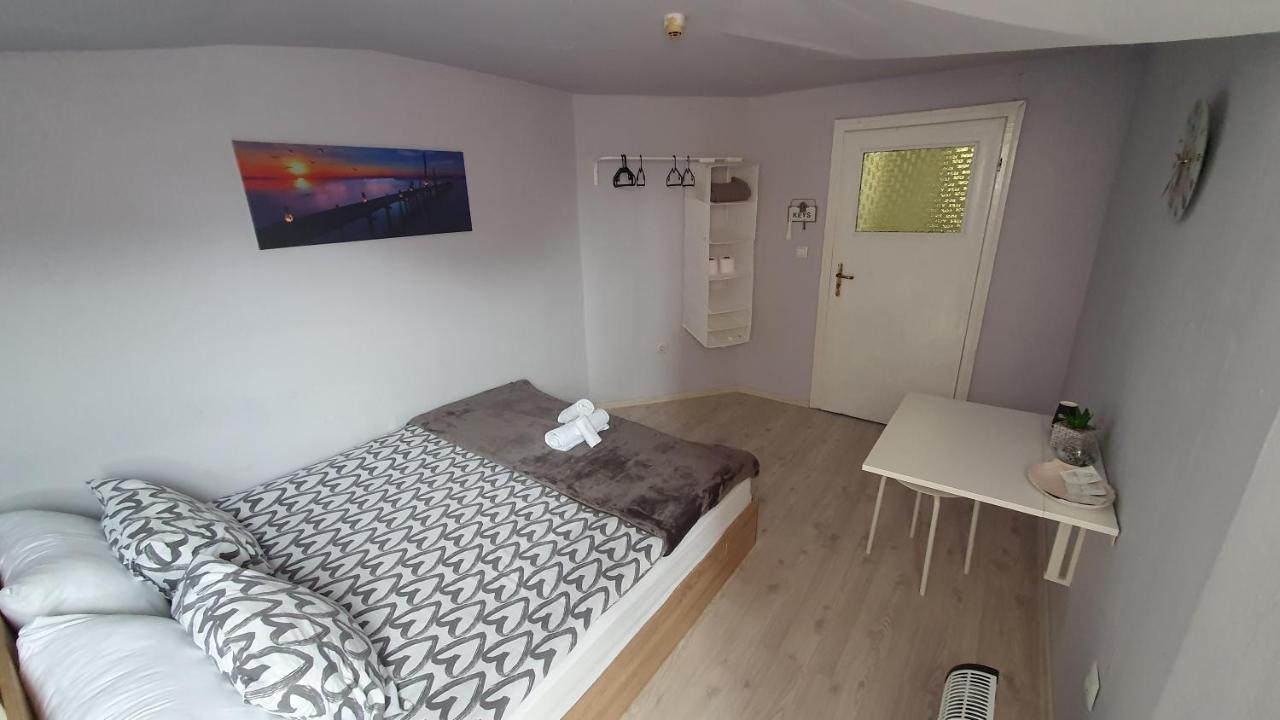 Стаи За Гости Sun House Apartment Varna Ngoại thất bức ảnh